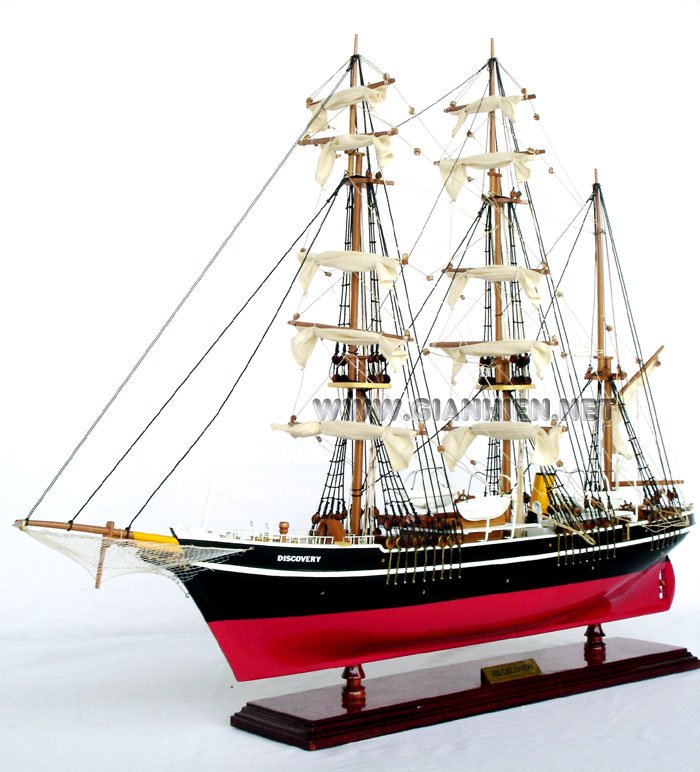 On 16 March 1900, construction on the Discovery began in Dundee, Scotland, by the Dundee Shipbuilders Company. She was launched into the Firth of Tay on 21 March 1901 by Lady Markham, the wife of Clements Markham.