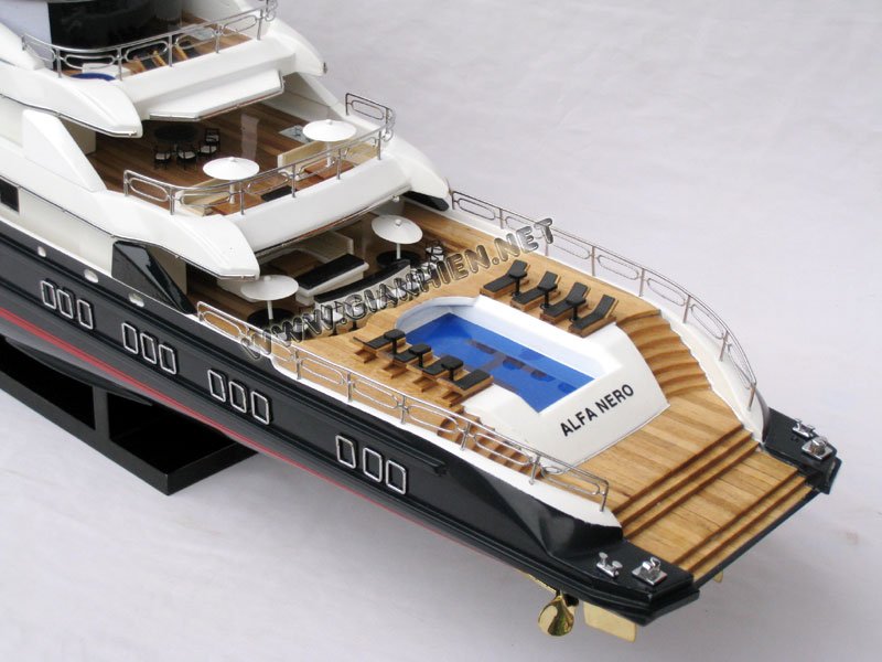 Alfa Nero stern, ALFA NERO MODERN YACHT, yacht model Alfa Nero, Hand-crafted Alfa Nero yacht model, hand-made alfa nero model, yacht model alfa nero, display model alfa nero, yacht model for display, alfa nero cayman island yacht model, hand-made yacht model alfa nero, alfa nero for display, alfa nero luxury yacht
