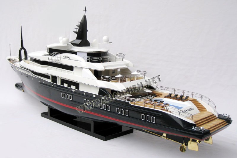 Alfa Nero stern to bow, ALFA NERO MODERN YACHT, yacht model Alfa Nero, Hand-crafted Alfa Nero yacht model, hand-made alfa nero model, yacht model alfa nero, display model alfa nero, yacht model for display, alfa nero cayman island yacht model, hand-made yacht model alfa nero, alfa nero for display, alfa nero luxury yacht