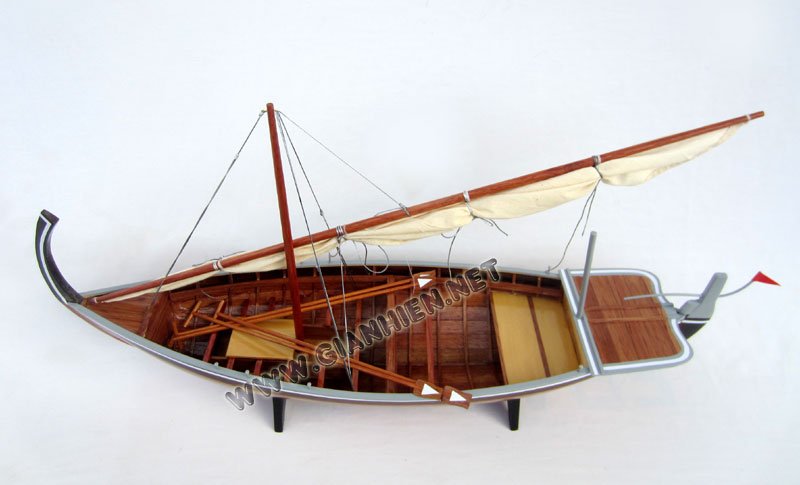 Dhoni Boat