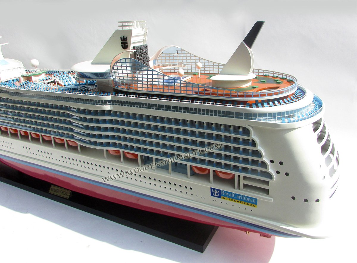 Light ship navigator of the seas, scale navigator of the seas model ship, ship model navigator of the seas, wooden ship model navigator of the seas, hand-made ship model navigator of the seas with lights, display ship model navigator of the seas, navigator of the seas model, woodenshipmodel, woodenmodelboat, gianhien, gia nhien co., ltd, gia nhien co model boat and ship builder