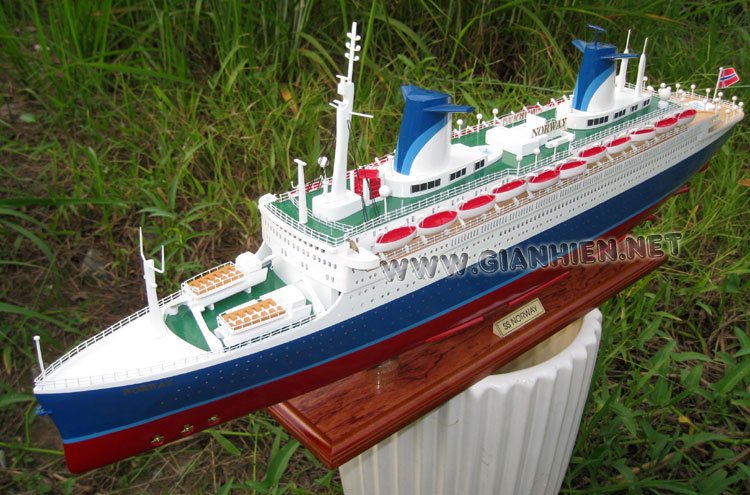 Model Ship SS Norway Deck View from front